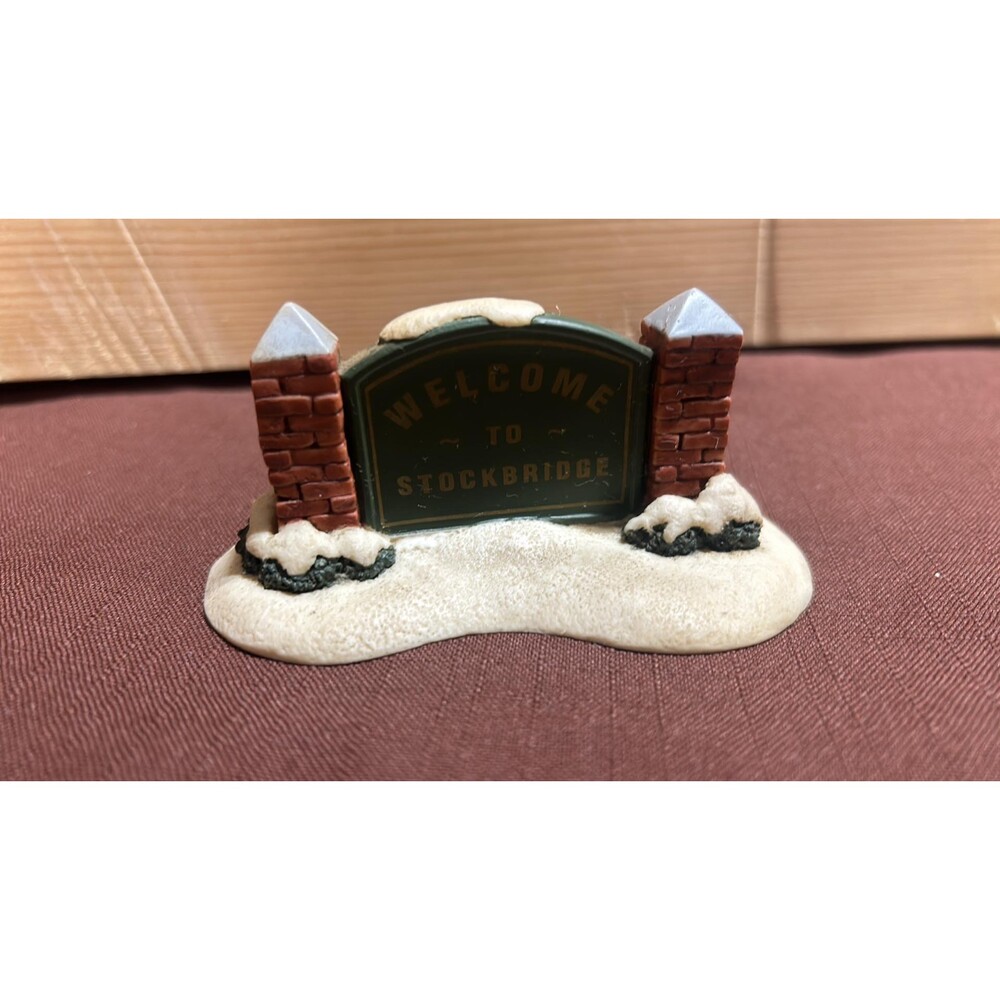 Hawthorne Village Welcome  To Stonebridge Christmas Sign